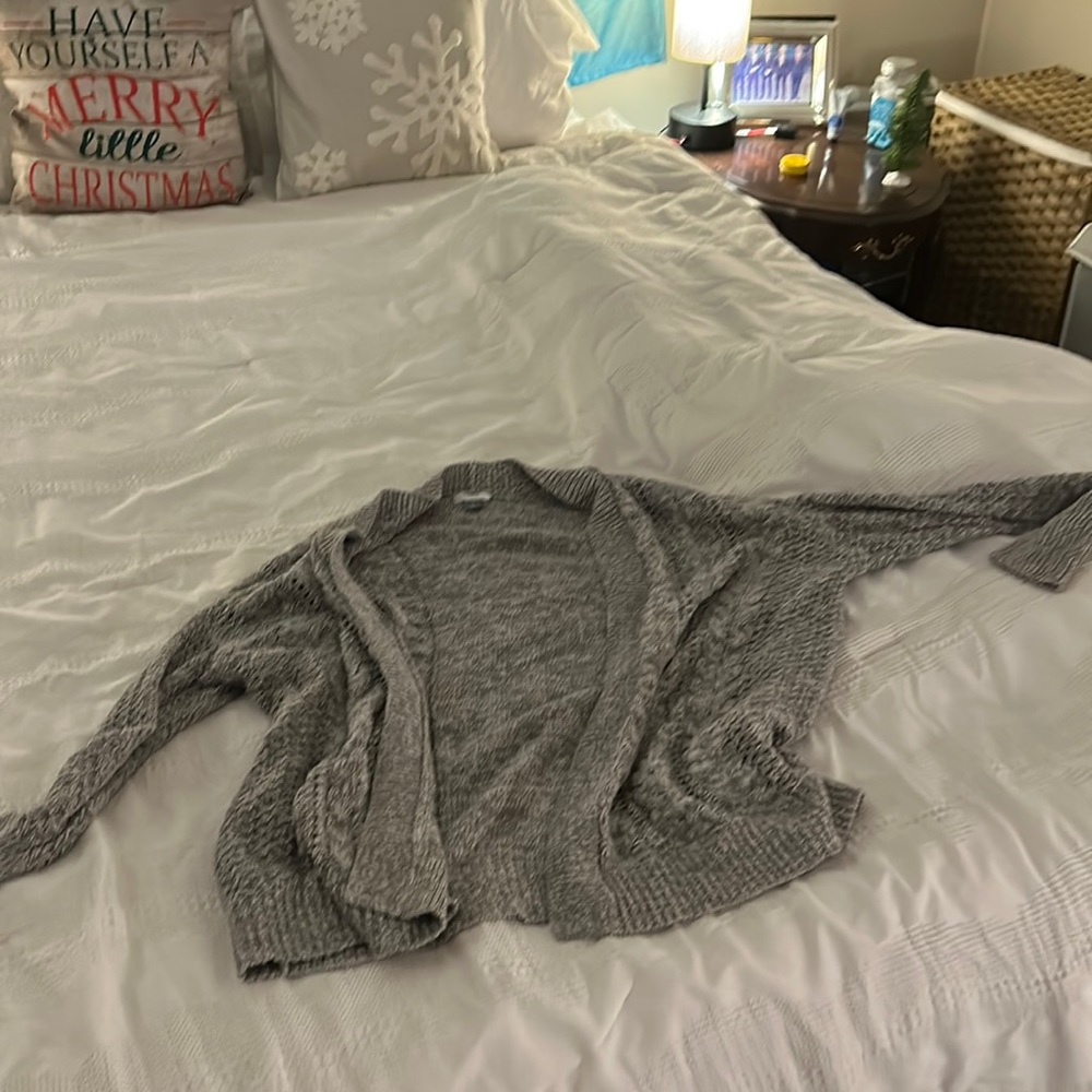 Old Navy grey cardigan